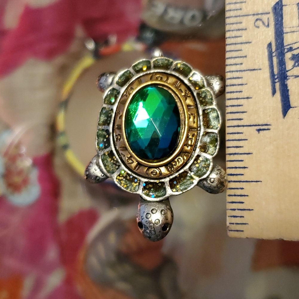 "Long Life" Turtle 🐢 Brooch - Picture 6 of 6